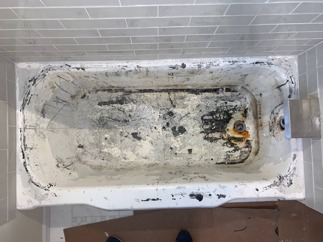 bathtub refinishing before